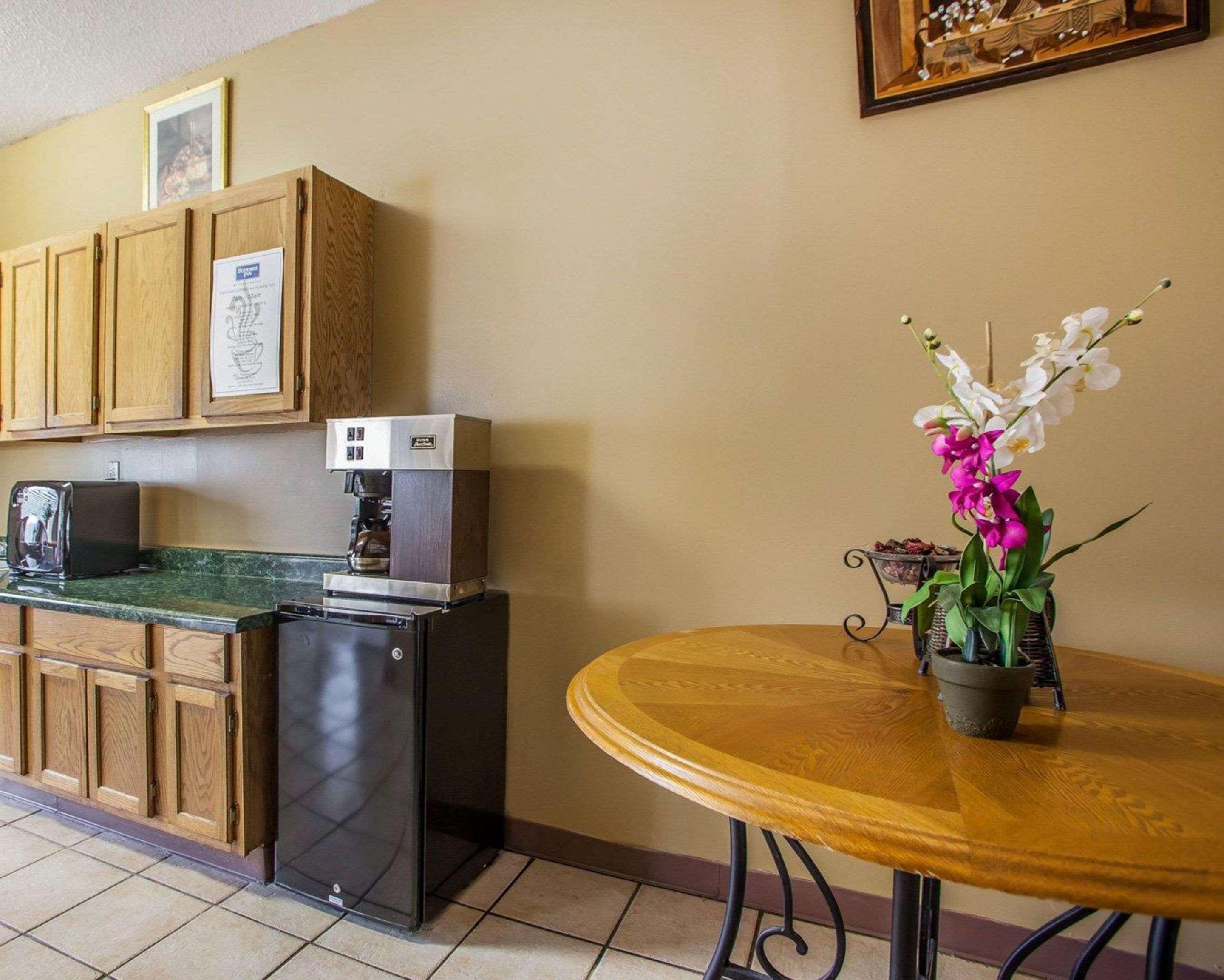 Rodeway Inn Nashville Airport Экстерьер фото