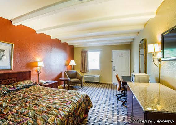 Rodeway Inn Nashville Airport Экстерьер фото